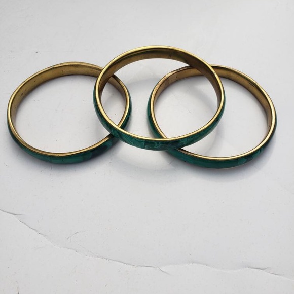 Malachite bangle on brass bracelet - Picture 2 of 2